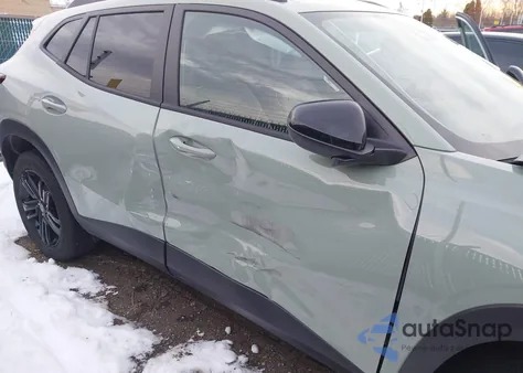 2025 Chevrolet Trax Fwd Activ z USA, uszkodzony, nr VIN KL77LKEP6SC112355